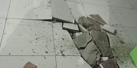 Lantai RSUD Mala Talaud Pecah Usai Diguncang Gempa Magnitudo 7,1