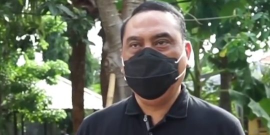 Momen Pensiunan Jenderal Polisi Ziarah ke Makam Syekh Ali Jaber, Disambut Hangat