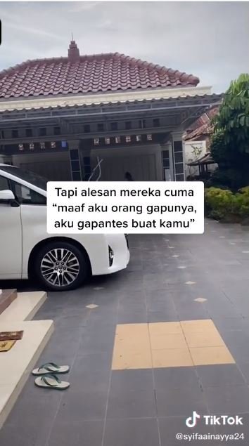 wanita tajir ini minta pencerahan