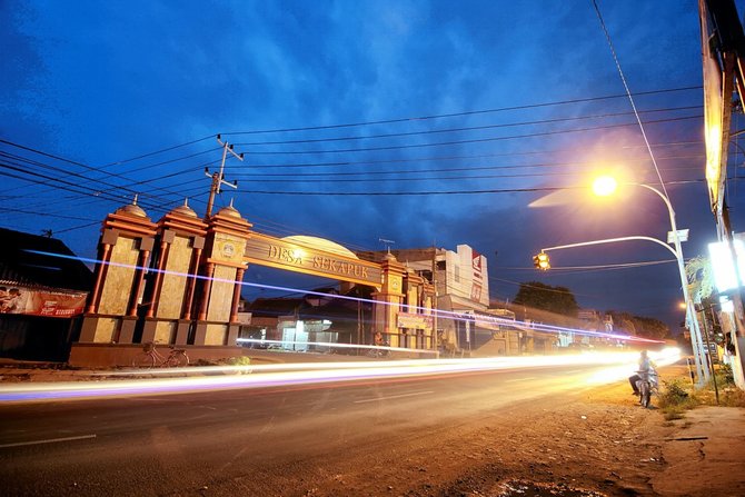gapura desa sekapuk