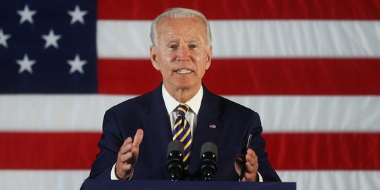 CEK FAKTA: Hoaks Bendera Rusia Berkibar Saat Pemerintahan Presiden AS Joe Biden