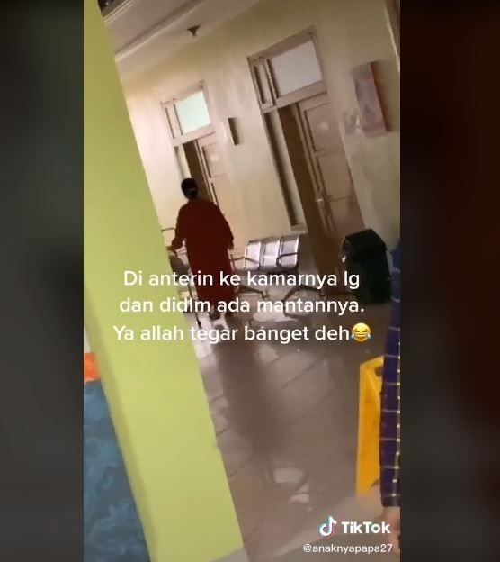 tuai pujian bidan ini tetap tegar bantu persalinan anak mantan pacar