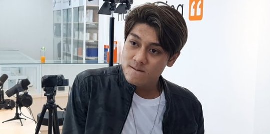 Rizky Billar Pamer Perut Sixpack, Bikin Penggemar Histeris