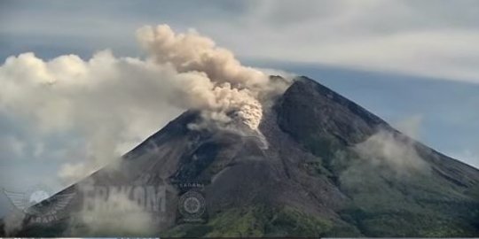 Sabtu Pagi, Gunung Merapi 17 Kali Luncurkan Guguran Lava Pijar
