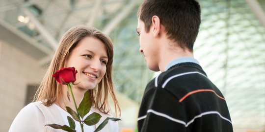 20 Teka-Teki Cinta Buat Pacar Tersayang, Lucu Tetapi Romantis