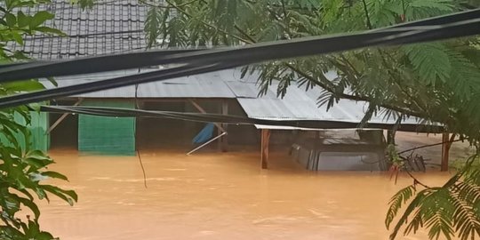 Kawasan Sungai Gampa di Banjarmasin Masih Terisolasi Akibat Banjir