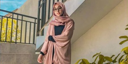 4 Potret Cantik Maya Nabila, Mahasiswi S3 ITB Termuda Berusia 21 Tahun