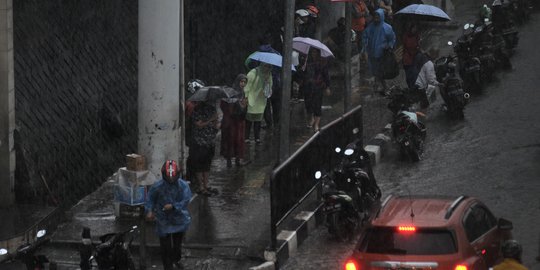 Hujan Deras, Sejumlah Wilayah Jakarta dan Bekasi Tergenang Air