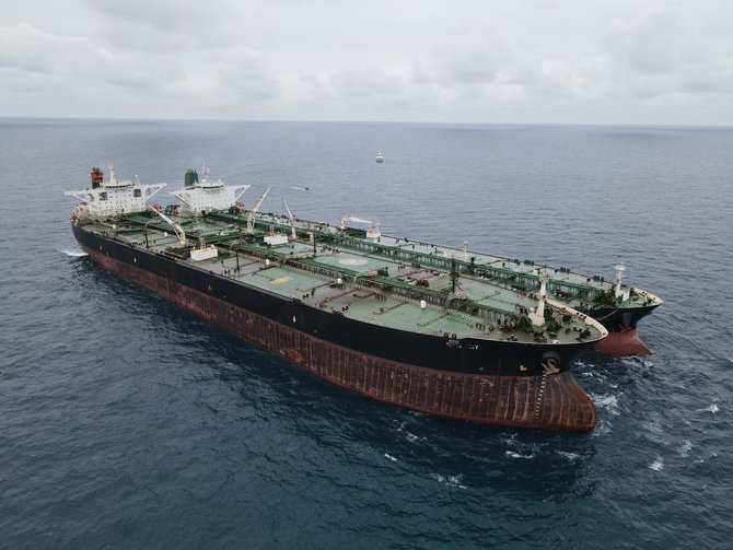 bakamla amankan 2 kapal tanker berbendera asing diduga lakukan transfer bbm illegal