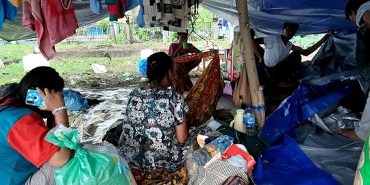 Pengungsi Mamuju: Rumah Kami Rusak Parah, Tidak Mungkin Pulang