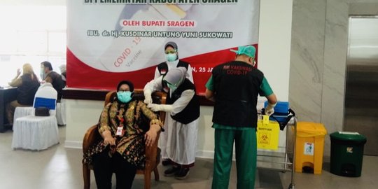 Bupati Sragen dan Sejumlah Pejabat Divaksinasi Covid-19