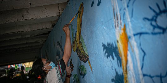 Pembuatan Mural di Kolong Jembatan Pegangsaan