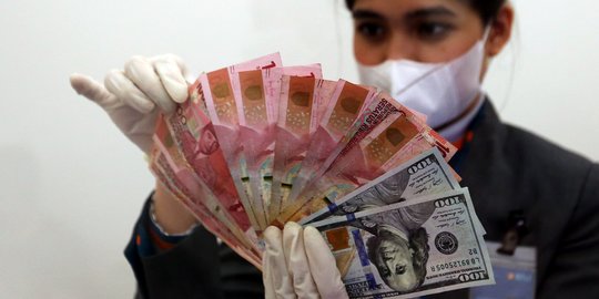 PSBB DKI Diperpanjang, Rupiah Ditutup Melemah di Rp14.066 per USD