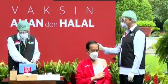 Presiden Jokowi Disuntik Vaksin Covid-19 Dosis Kedua
