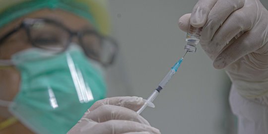Ketua IDI Minta Tenaga Kesehatan & Perawat Lapor Jika Alami Kendala Vaksinasi Covid