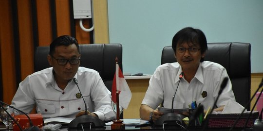 menipis, stok batu bara pln cukup untuk 5 hari