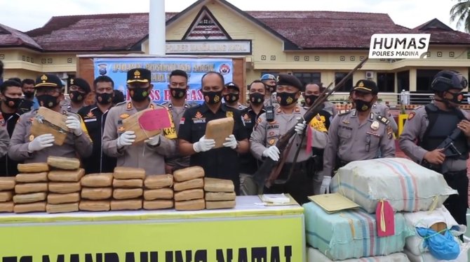 dapat upah rp50 juta 3 kurir asal sumut gagal selundupkan