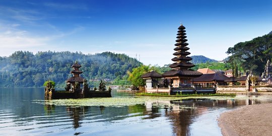 orang bergantung pada pariwisata rev1