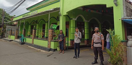 Jelang Subuh, Pemuda Bawa Pisau Ancam Imam Masjid Sedang Salat Sunnah