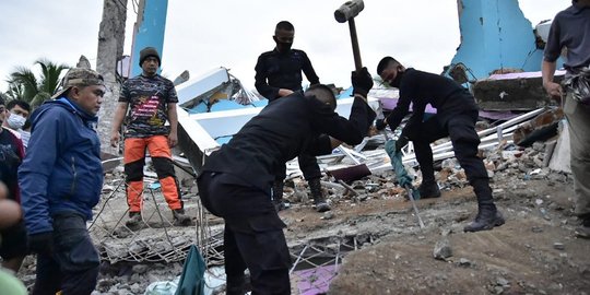 8.000 Rumah di Mamuju Rusak Akibat Gempa Magnitudo 6,2