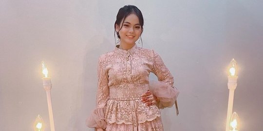Gantikan Lesty Kejora Jadi Host Tasbih Indosiar, Ini 4 Potret Cantik Putri DA