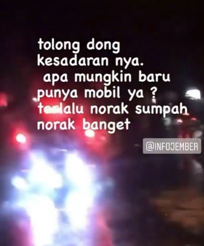 mobil modifikasi dengan lampu kerlap kerlip di jember