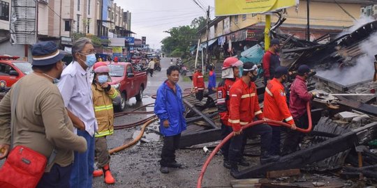 Pasar Inpres Terbakar di Sintang Kalbar, Kerugian Ditaksir Rp10 miliar