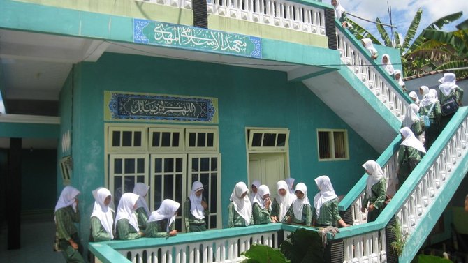 pondok pesantren puncak cilacap