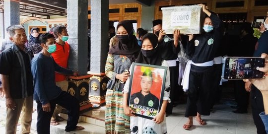 Jenazah Kakak Beradik Korban Sriwijaya Air Asal Sragen Dimakamkan