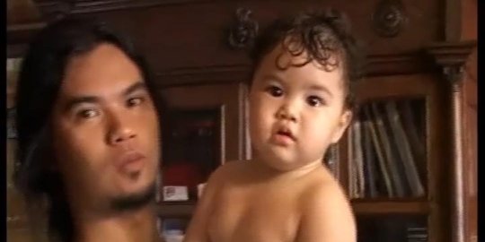 Jarang Tersorot, Ini Potret Dul Jaelani Masih Bayi Digendong Ahmad Dhani, Montok Abis