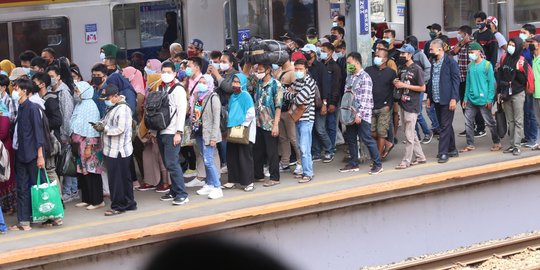 Hari Pertama di Februari, Penumpang KRL Naik 4 Persen