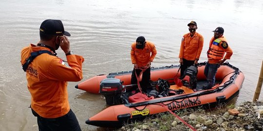 Perbaiki Jembatan Kereta Sungai Serayu, Pria Ini Terpeleset dan Jatuh Tenggelam