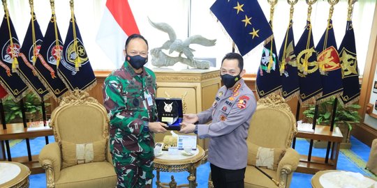 Kapolri Kunjungi Kasau Bahas Peningkatan Soliditas TNI-Polri & Penegakan Prokes