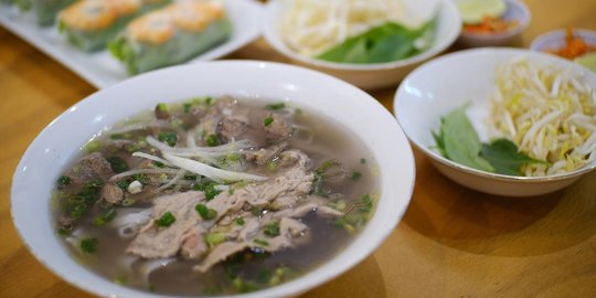 8 Makanan Khas Vietnam yang Terkenal dan Memanjakan Lidah, Patut Dicoba