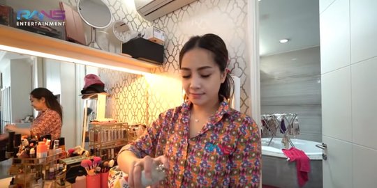 Nagita Slavina Ramai jadi Omongan, Cara Pakai Parfumnya Bikin Geleng-Geleng