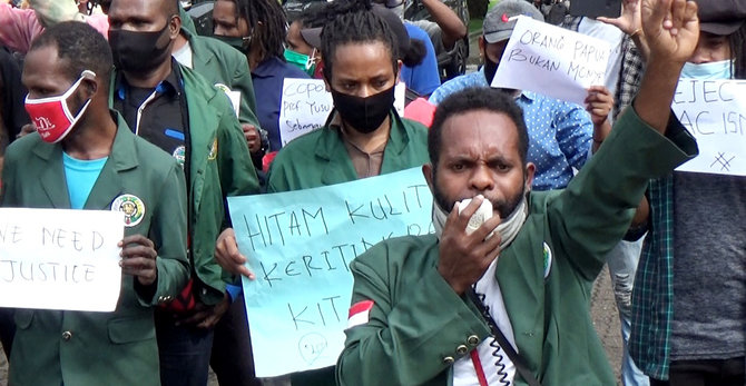 mahasiswa papua demo guru besar usu yang diduga rasis
