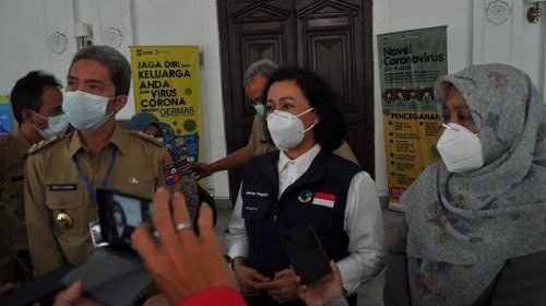 ketua divisi penanganan kesehatan satgas penanganan covid 19 jabar marion siagian