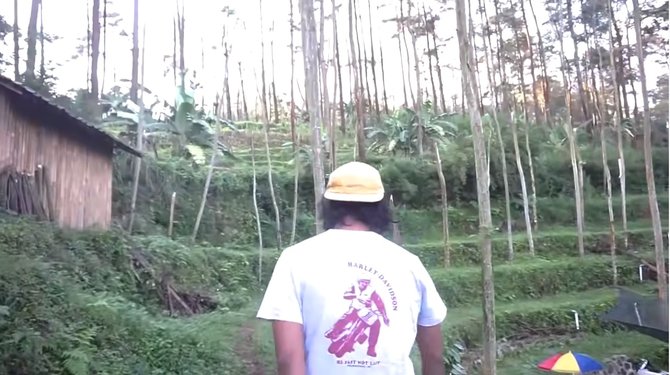 ada kuburan kuno ini penampakan di sekitar rumah hutan dodit mulyanto