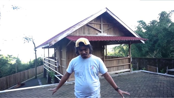 ada kuburan kuno ini penampakan di sekitar rumah hutan dodit mulyanto