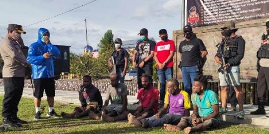 Tikam Pendeta Gara-gara Kesal Ditegur, 2 Pemabuk Ditahan di Polres Wamena