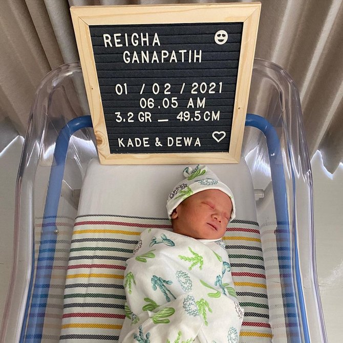 kadek devie melahirkan anak ketiga