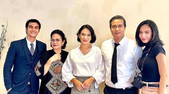 pemain buku harian seorang istri