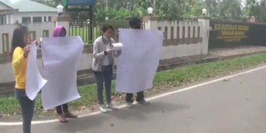 Pelaku Tak Ditahan, Ibu Ini Menangis Tuntut Keadilan Anaknya Jadi Korban Pencabulan