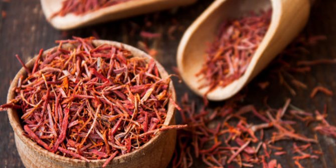 7 Benefits of Saffron for Beauty, Brighten Your Skin to Prevent Acne