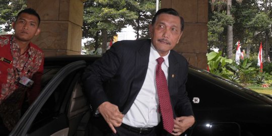 Menko Luhut: Perlu Kerja Keras untuk Pulihkan Ekonomi Akibat Pandemi