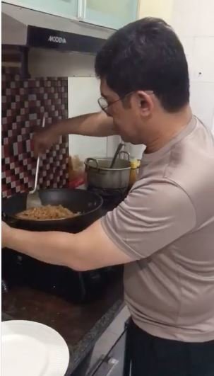 jenderal polisi masak nasi goreng sendiri