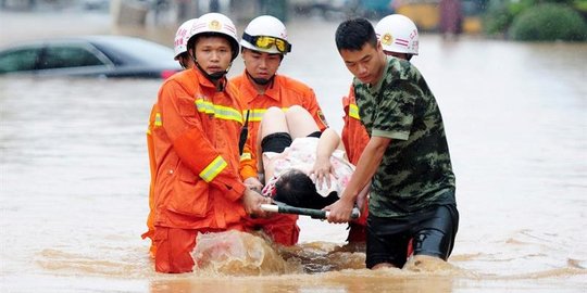 7 Penyebab Banjir Bandang yang Perlu Diwaspadai, Jangan Buang Sampah Sembarangan