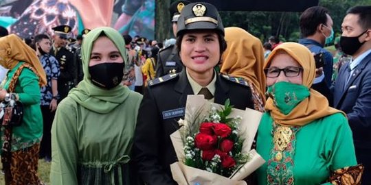 Mengenal Desi Gebrina, Anak Tukang Cukur Rambut Berhasil Jadi Taruni TNI Pertama Aceh