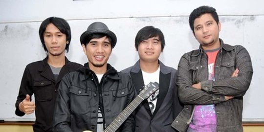 Lirik Lagu Seberapa Pantas - Sheila on 7