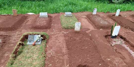 7 Makam Pasien Covid-19 di Depok Ambles Karena Faktor Cuaca